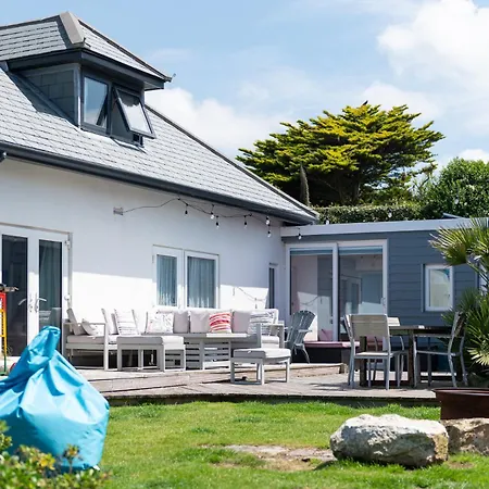 Blue Bay House Holiday home *